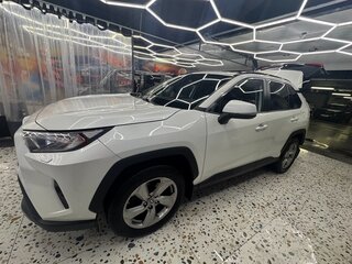 2021 Toyota RAV4 V (XA50), белый, 2800000 рублей, вид 4