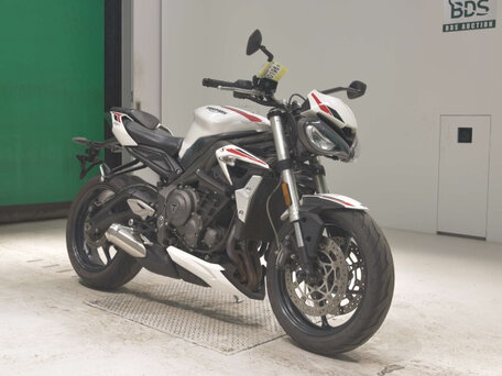 2020 Triumph Street Triple, белый, 800000 рублей, вид 3