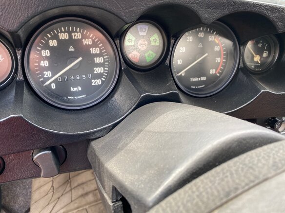 1990 Tatra T613 613-4, чёрный - вид 5