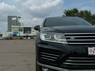 2017 Volkswagen Touareg II Рестайлинг, чёрный, 3400000 рублей, вид 3
