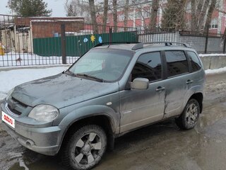 2011 Chevrolet Niva I Рестайлинг, серебристый, 460000 рублей, вид 4