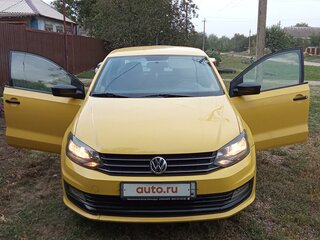 2019 Volkswagen Polo V Рестайлинг, жёлтый, 460000 рублей, вид 1