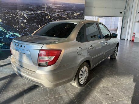 2019 Lada (ВАЗ) Granta I Рестайлинг, серебристый, 600000 рублей, вид 4