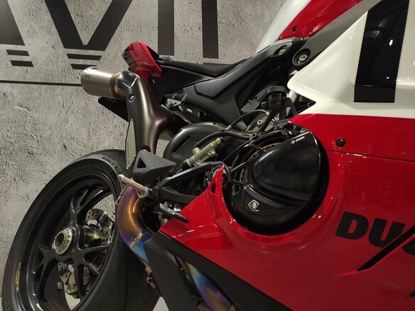 2024 Ducati Panigale V4, красный, 5000000 рублей - вид 8