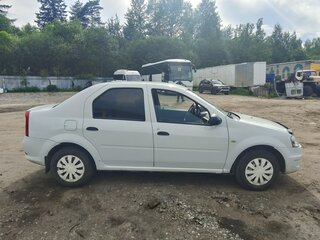 2015 Renault Logan I Рестайлинг, белый, 205000 рублей, вид 2