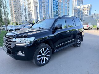 2015 Toyota Land Cruiser 200 Series Рестайлинг 2, чёрный, 6000000 рублей, вид 1