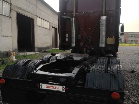 2004 Freightliner Columbia, красный, 3350000 рублей, вид 4