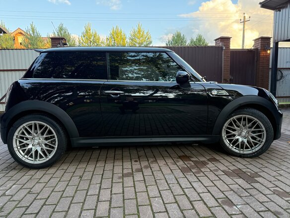 2010 Mini Hatch Cooper S II (R56) Рестайлинг, чёрный, 2440000 рублей - вид 9