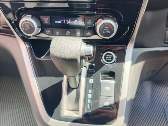 2017 Nissan Serena S-Hybrid V (C27), бежевый - вид 13