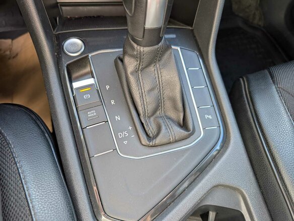 2019 Volkswagen Tiguan II, коричневый, 2150000 рублей - вид 13