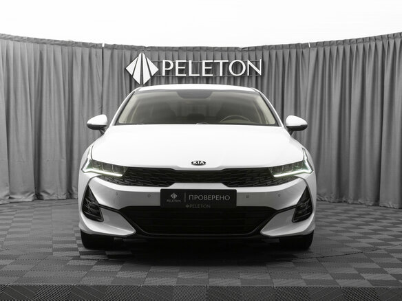 2021 Kia K5 III, белый - вид 2