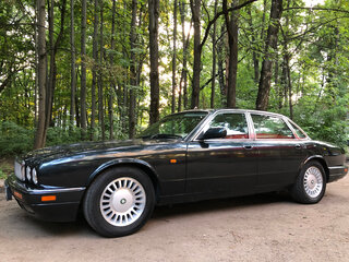 1996 Jaguar XJ Classic Sovereign II (X300), зелёный, 1700000 рублей, вид 1