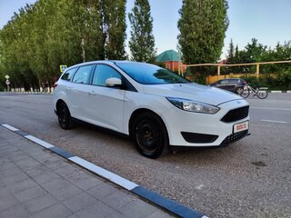 2017 Ford Focus III Рестайлинг, белый, 730000 рублей, вид 1