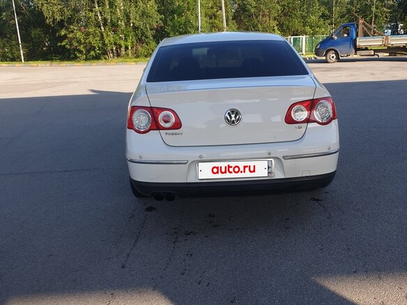 2010 Volkswagen Passat B6, белый, 800000 рублей - вид 8
