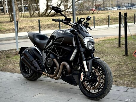 2011 Ducati Diavel Carbon, чёрный, 999999 рублей, вид 2