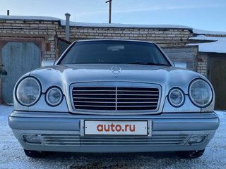 1997 Mercedes-Benz E-Класс 200 II (W210, S210), серебристый, 400000 рублей, вид 1