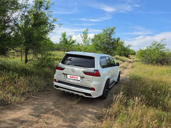 2016 Lexus LX 570 III Рестайлинг 2, белый, 10700000 рублей - вид 8