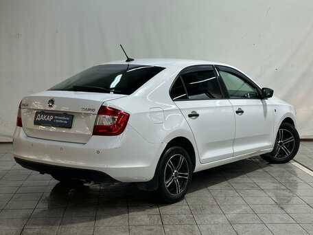 2017 Skoda Rapid I, белый, 650000 рублей, вид 3