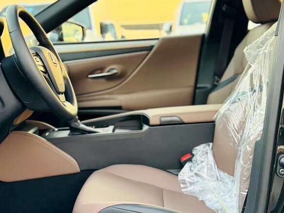2025 Lexus ES 200 VII Рестайлинг 2, белый, 5690000 рублей - вид 7