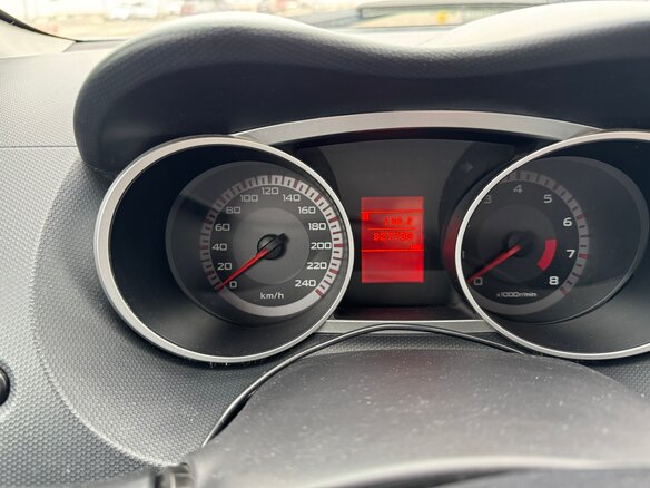 2007 Mitsubishi Outlander II, серый, 850000 рублей - вид 1