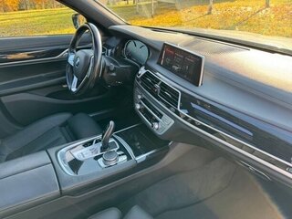 2018 BMW 7 серии Long 740Li VI (G11/G12), белый, 3700000 рублей, вид 5