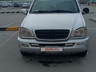 2000 Mercedes-Benz M-Класс 320 I (W163), серебристый, 665000 рублей, вид 2