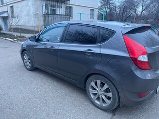 2012 Hyundai Solaris I, серый, 980000 рублей, вид 3
