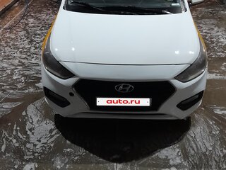 2018 Hyundai Solaris II, белый, 800000 рублей, вид 2