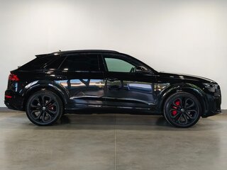 2025 Audi Q8 50 TDI I (4M) Рестайлинг, чёрный, 12190000 рублей, вид 4