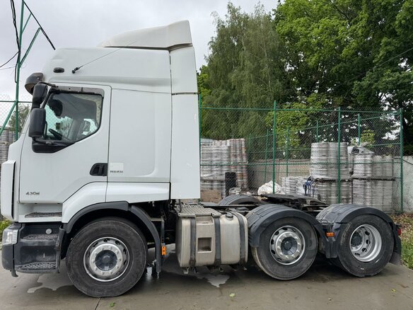 2011 Renault Premium, белый, 4200000 рублей - вид 3