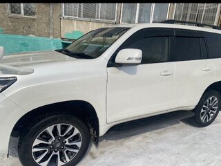 2021 Toyota Land Cruiser Prado 150 Series Рестайлинг 3, белый, 3800000 рублей, вид 2