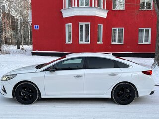 2019 Hyundai Sonata VII (LF) Рестайлинг, белый, 1490000 рублей, вид 4