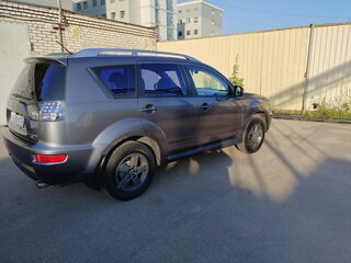 2009 Mitsubishi Outlander II Рестайлинг, серый, 880000 рублей, вид 3