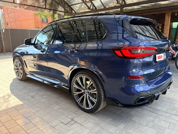 2021 BMW X5 40i IV (G05/G18), синий, 7700000 рублей - вид 6