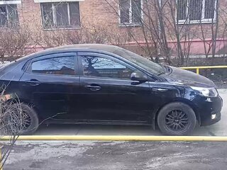 2015 Kia Rio III Рестайлинг, чёрный, 950000 рублей, вид 5