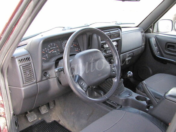 2001 Jeep Cherokee II (XJ) Рестайлинг, красный - вид 7