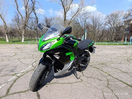 2013 Kawasaki Ninja 400, зелёный, 600000 рублей, вид 1