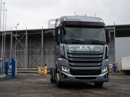 2024 JAC K7, серый, 8650000 рублей, вид 2