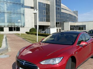 2013 Tesla Model S S85 I, красный, 2150000 рублей, вид 1