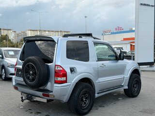 2006 Mitsubishi Pajero III Рестайлинг, серебристый, 650000 рублей, вид 4