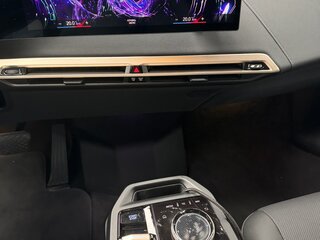 2022 BMW iX xDrive40 I (I20), белый, 7990000 рублей, вид 5