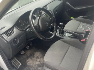 2013 Skoda Octavia III (A7), белый, 1490000 рублей, вид 2