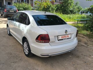 2016 Volkswagen Polo V Рестайлинг, белый, 1100000 рублей, вид 3
