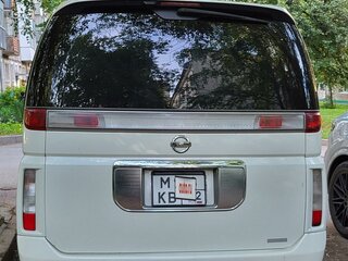 2004 Nissan Elgrand II (E51), белый, 1250000 рублей, вид 3