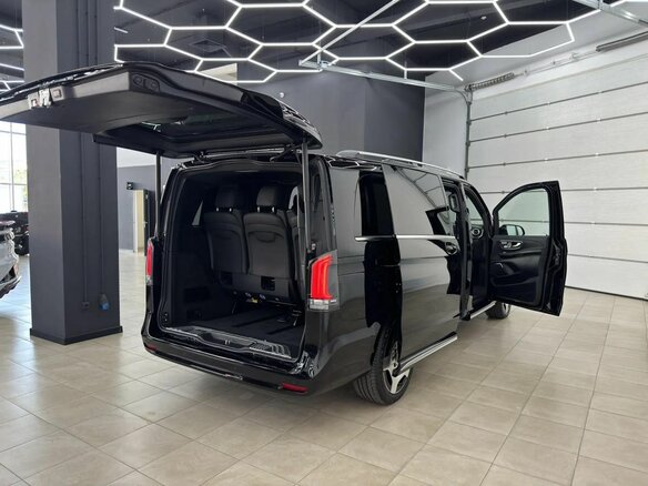 2026 Mercedes-Benz V-Класс Extra Long 300 d экстра длинный III (W447) Рестайлинг 2, чёрный, 13990000 рублей - вид 11