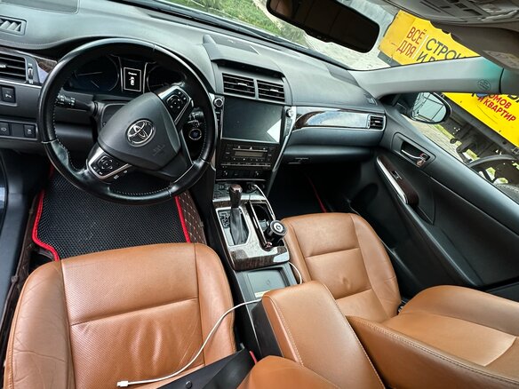 2016 Toyota Camry VII (XV50) Рестайлинг, серебристый, 2450000 рублей - вид 11