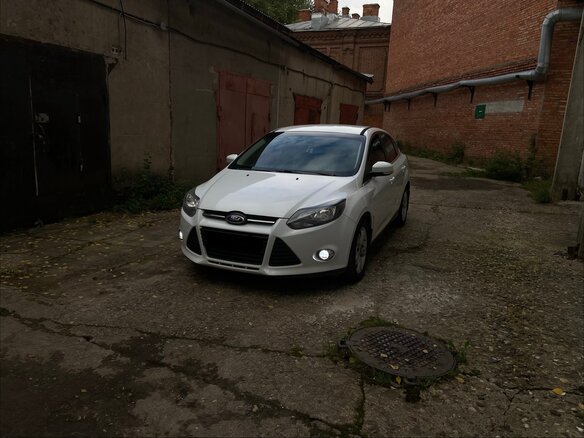 2013 Ford Focus III, белый, 799000 рублей - вид 4