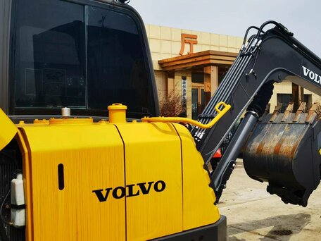 2022 Volvo EC, чёрный, 4160000 рублей, вид 3