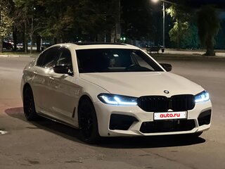 2021 BMW 5 серии 540i xDrive VII (G30/G31/G38) Рестайлинг, белый, 5850000 рублей, вид 3