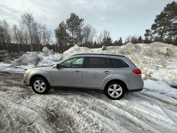 2010 Subaru Outback IV, серебристый, 1280000 рублей - вид 15